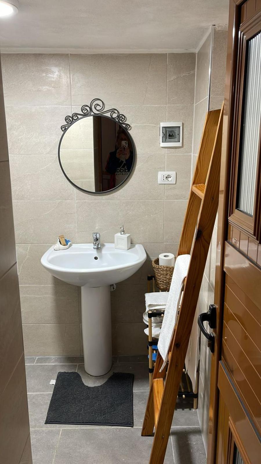 Alva Room'S จีโรคาสเตอร์ ภายนอก รูปภาพ